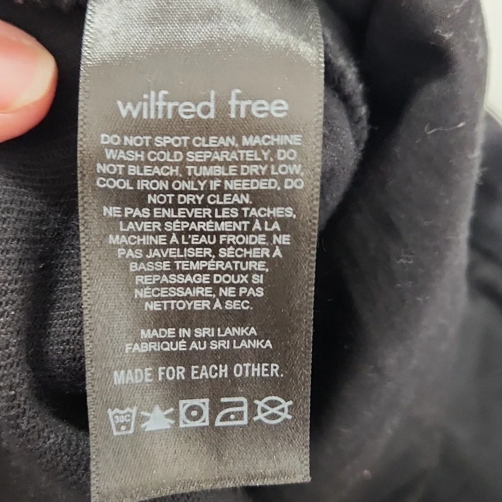Aritzia Wilfred Free Modern Cargo Pant Black Denim